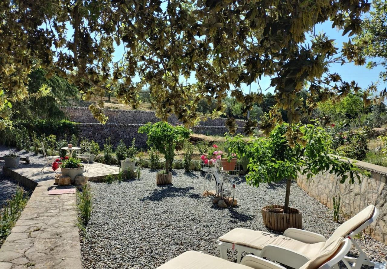 Отель Il Giardino Delle Fate La Correggia Экстерьер фото